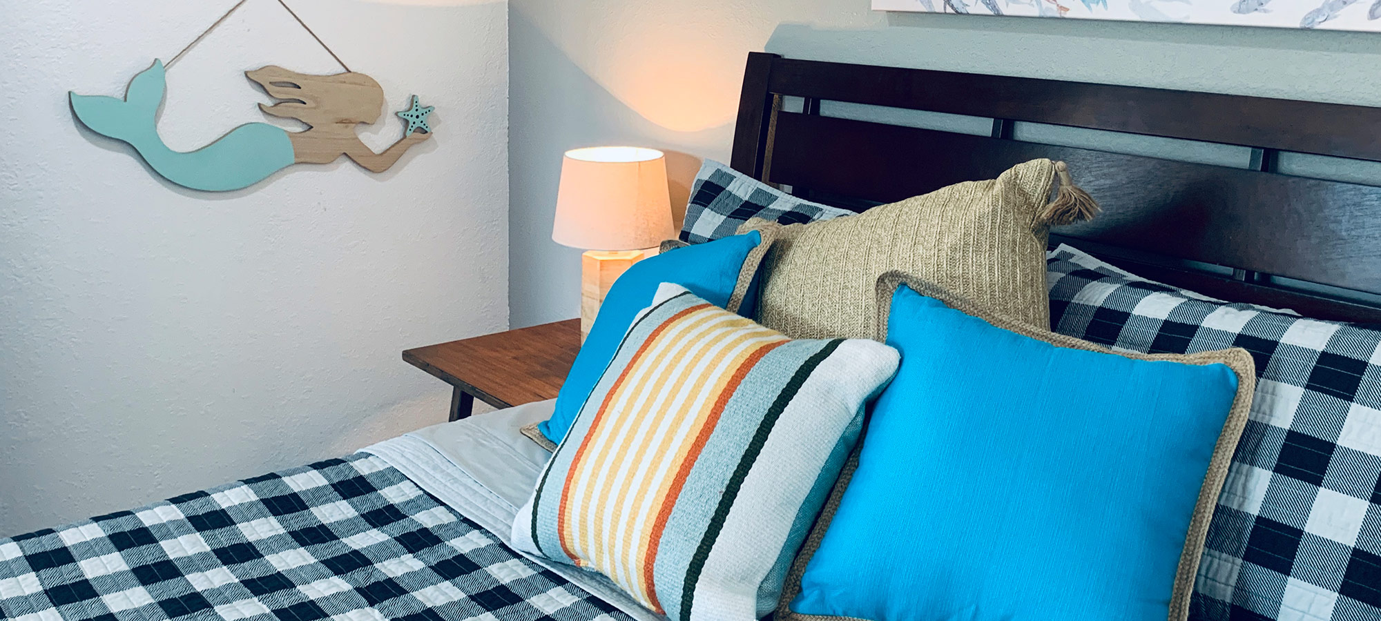 The Lodge at Mermaid Cove is a cozy lakefront rental getaway on Lake of the Ozarks. Perfect for couples or a solo stay with all the modern amenities you need.